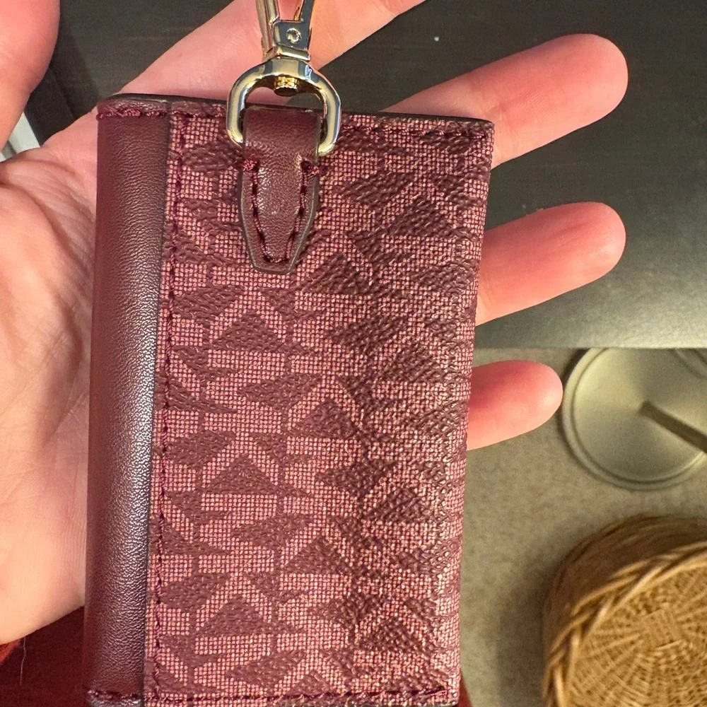 Michael Kors Maroon Burgundy Key Pouch - Picture 3 of 3